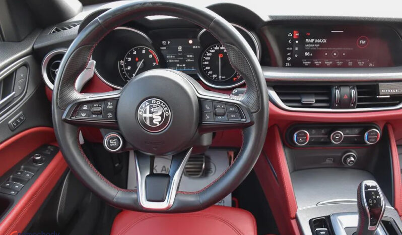 Alfa Romeo Stelvio 2.0 Turbo Veloce TI Q4 full