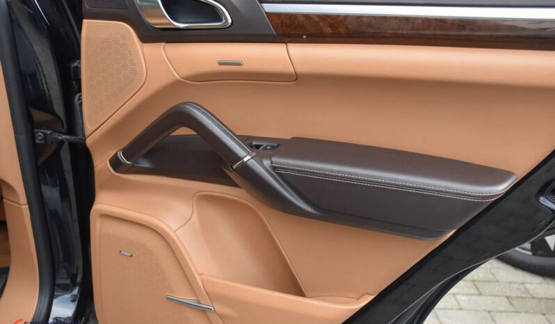 Porsche Cayenne Diesel Platinum Edition full