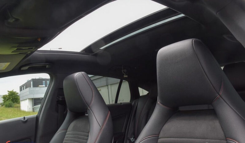 Mercedes-Benz CLA 220 4-Matic AMG Line full