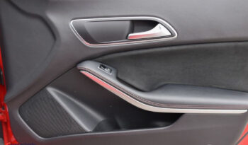 Mercedes-Benz CLA 220 4-Matic AMG Line full