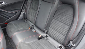 Mercedes-Benz CLA 220 4-Matic AMG Line full