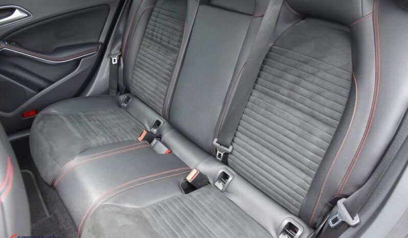Mercedes-Benz CLA 220 4-Matic AMG Line full