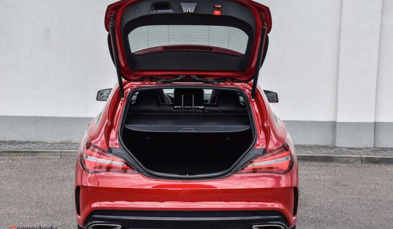 Mercedes-Benz CLA 220 4-Matic AMG Line full