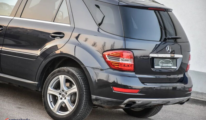 Mercedes-Benz ML 300 CDI 4Matic 7G-TRONIC DPF BlueEFFICIENCY Grand Edition full