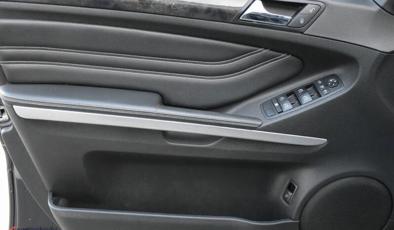 Mercedes-Benz ML 300 CDI 4Matic 7G-TRONIC DPF BlueEFFICIENCY Grand Edition full