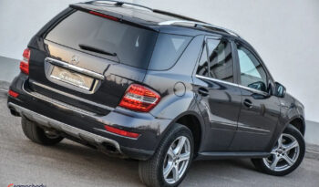 Mercedes-Benz ML 300 CDI 4Matic 7G-TRONIC DPF BlueEFFICIENCY Grand Edition full