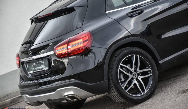 Mercedes-Benz GLA 200 7G-DCT UrbanStyle Edition full