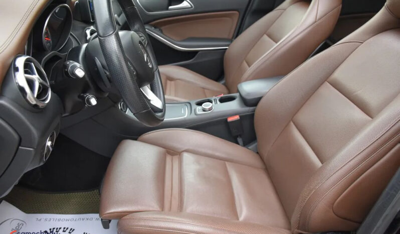 Mercedes-Benz GLA 200 7G-DCT UrbanStyle Edition full