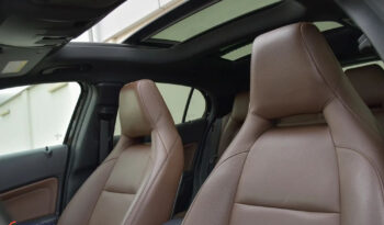 Mercedes-Benz GLA 200 7G-DCT UrbanStyle Edition full