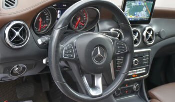 Mercedes-Benz GLA 200 7G-DCT UrbanStyle Edition full