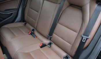 Mercedes-Benz GLA 200 7G-DCT UrbanStyle Edition full