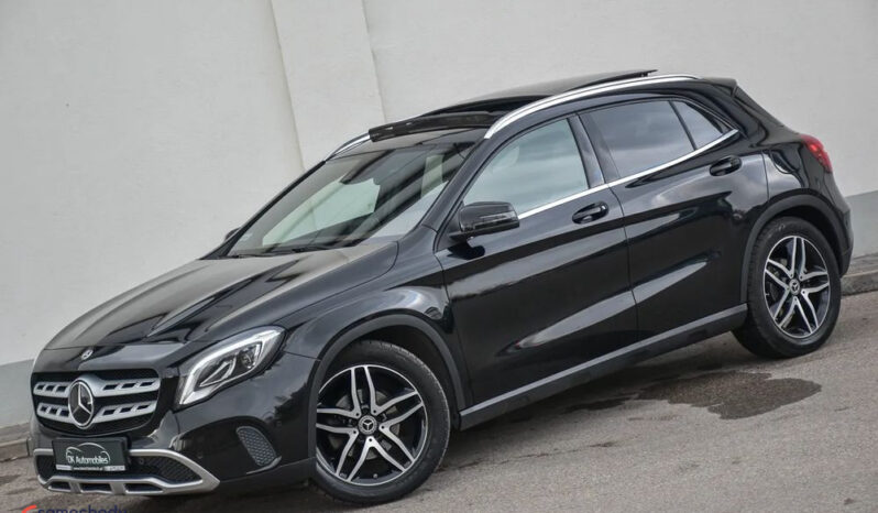 Mercedes-Benz GLA 200 7G-DCT UrbanStyle Edition full