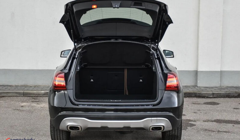 Mercedes-Benz GLA 200 7G-DCT UrbanStyle Edition full