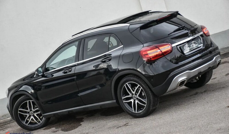 Mercedes-Benz GLA 200 7G-DCT UrbanStyle Edition full