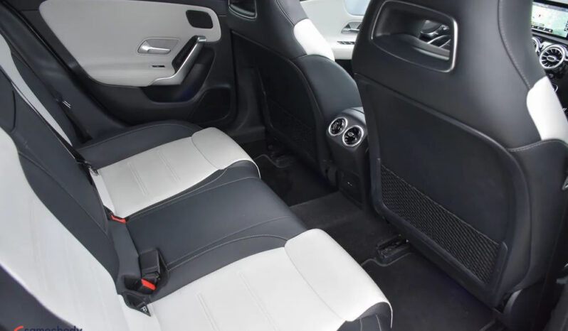 Mercedes-Benz CLA 200 d AMG Line 8G-DCT full