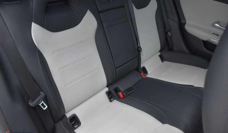 Mercedes-Benz CLA 200 d AMG Line 8G-DCT full