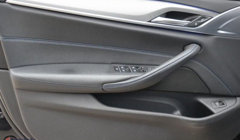 BMW Seria 5 520d M Sport Edition full