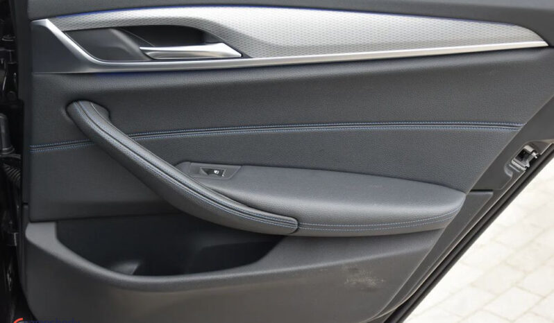 BMW Seria 5 520d M Sport Edition full