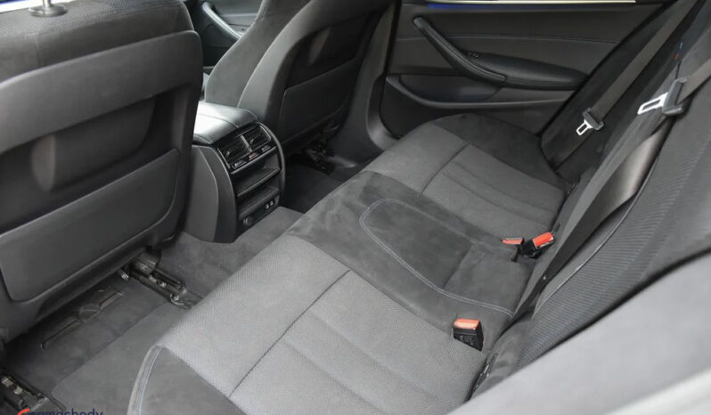 BMW Seria 5 520d M Sport Edition full