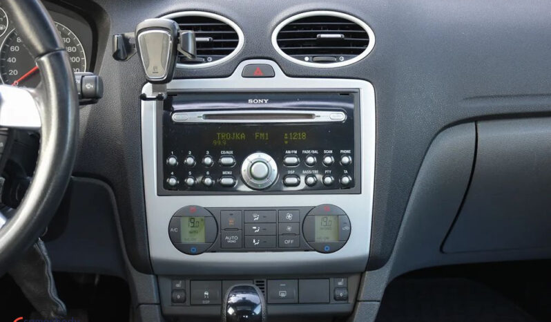 Ford Focus 1.6 16V Titanium full