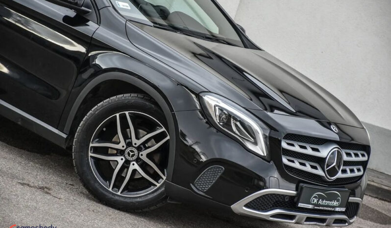 Mercedes-Benz GLA 200 7G-DCT UrbanStyle Edition full