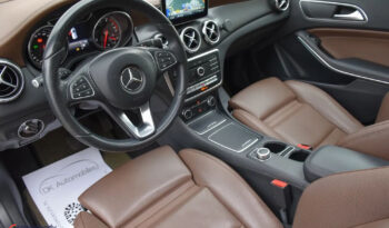 Mercedes-Benz GLA 200 7G-DCT UrbanStyle Edition full