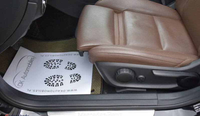 Mercedes-Benz GLA 200 7G-DCT UrbanStyle Edition full