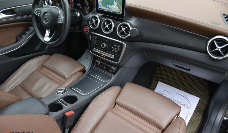 Mercedes-Benz GLA 200 7G-DCT UrbanStyle Edition full