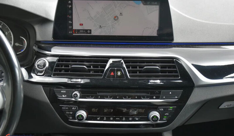 BMW Seria 5 530i xDrive M Sport Edition full