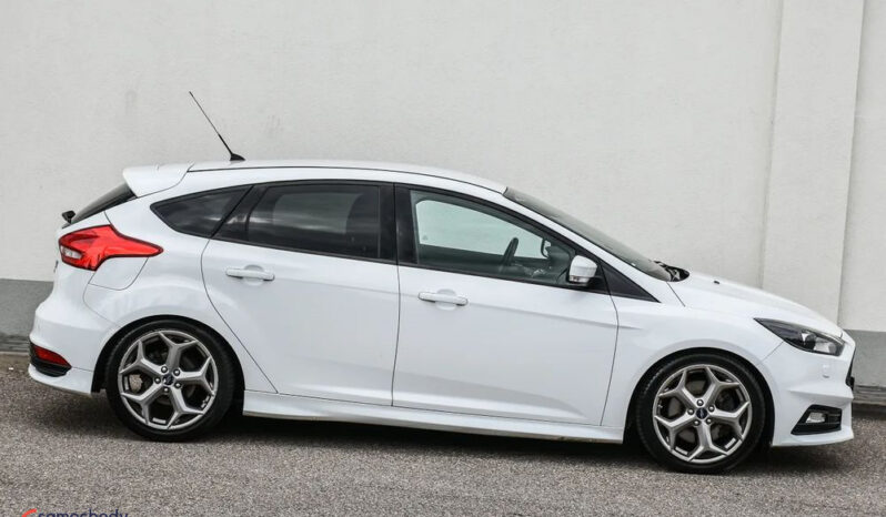 Ford Focus 2.0 EcoBoost ST mit Leder-Sport-Paket full