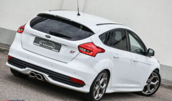 Ford Focus 2.0 EcoBoost ST mit Leder-Sport-Paket full